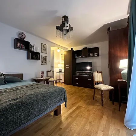 Zora Apartment